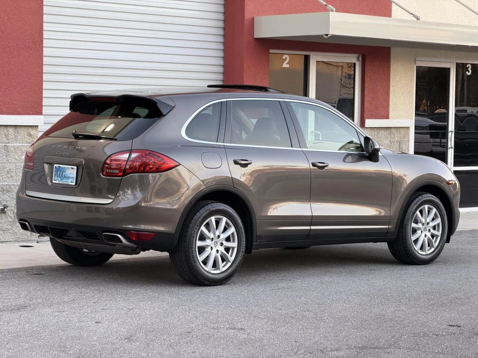 2011 Porsche 958 Cayenne - Image 9 of 31