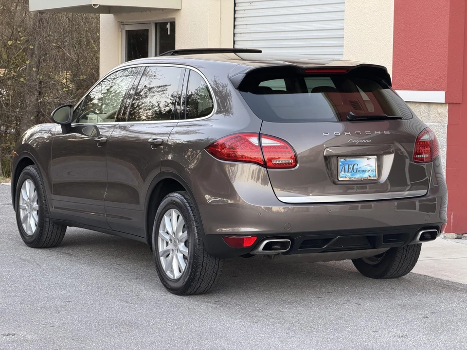 2011 Porsche 958 Cayenne - Image 14 of 31