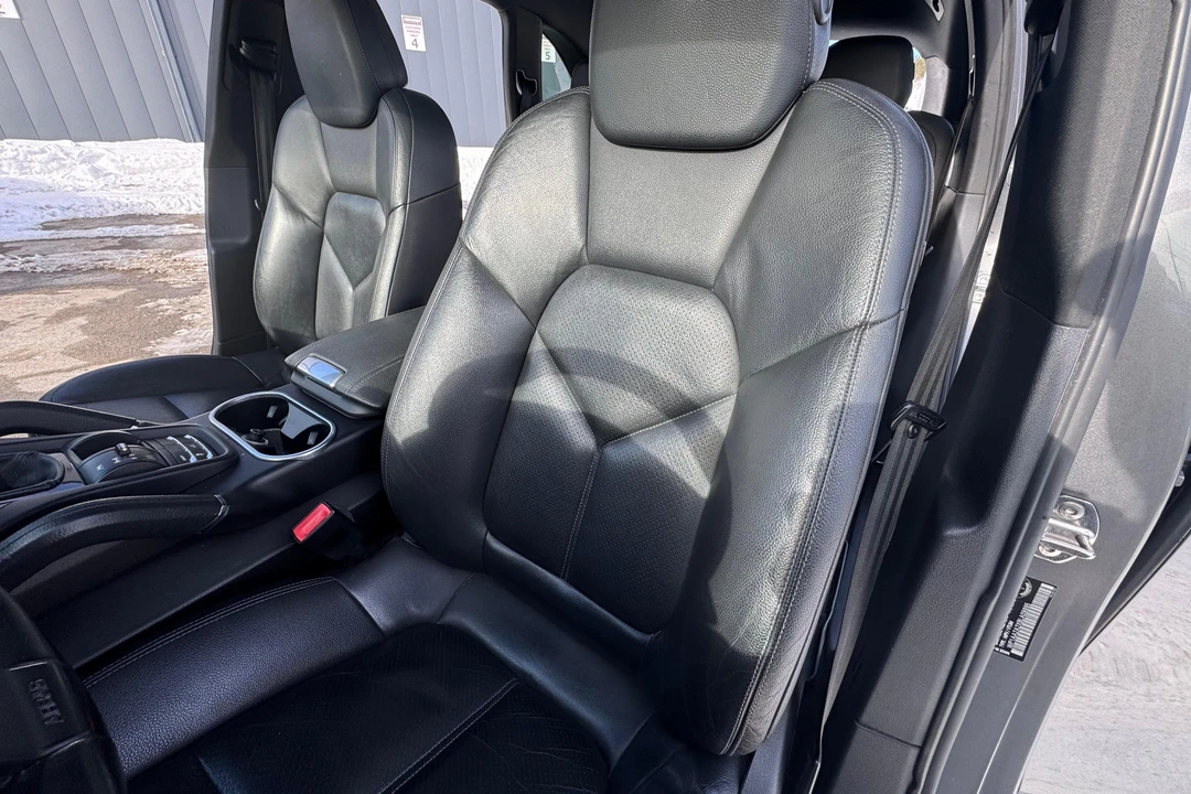 2011 Porsche 958 Cayenne - Image 25 of 31