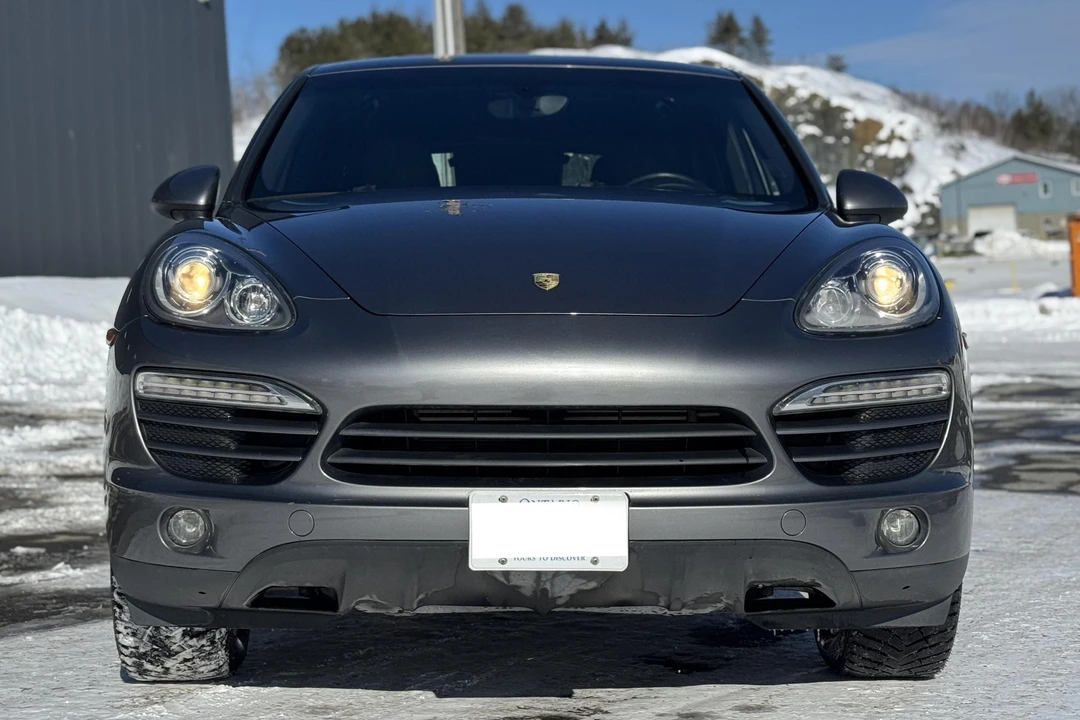 2011 Porsche 958 Cayenne - Image 2 of 31