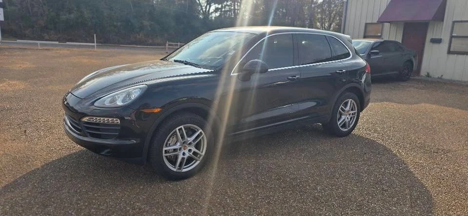 2011 Porsche 958 Cayenne - Image 2 of 16