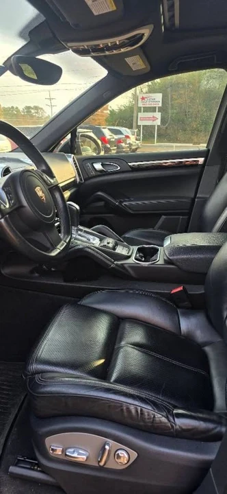 2011 Porsche 958 Cayenne - Image 12 of 16