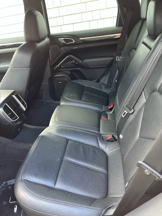 2011 Porsche 958 Cayenne - Image 9 of 16