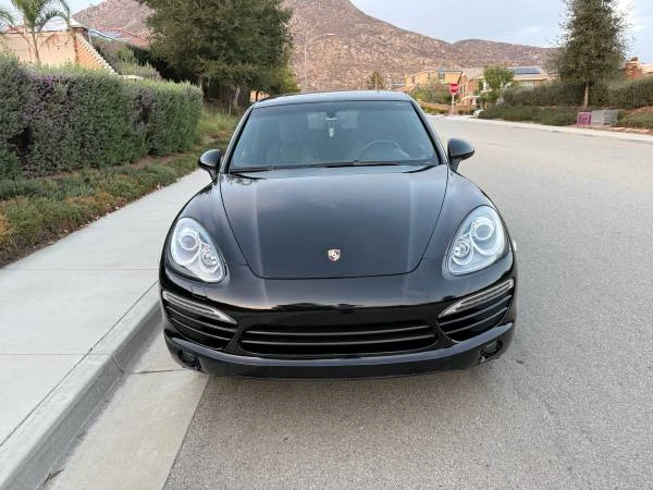 2011 Porsche 958 Cayenne - Image 2 of 18