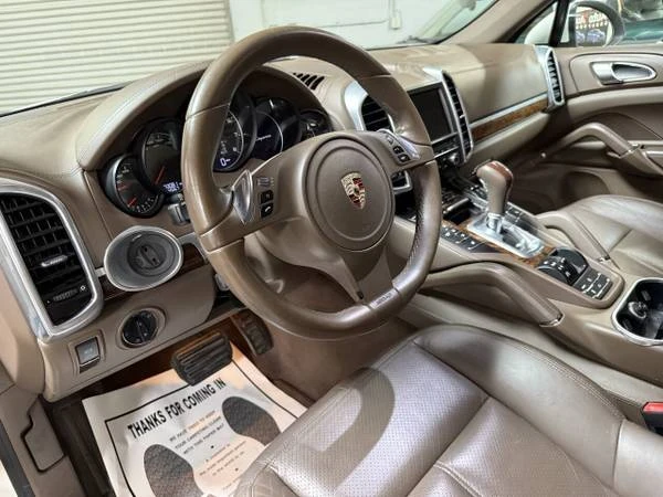 2011 Porsche 958 Cayenne - Image 10 of 11
