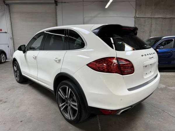 2011 Porsche 958 Cayenne - Image 2 of 11