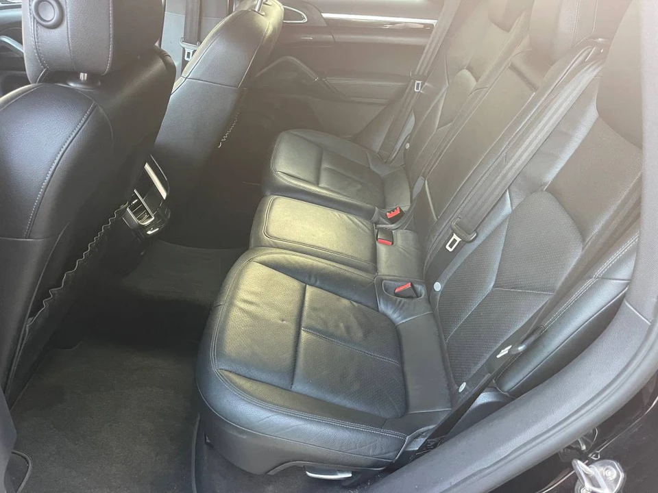 2011 Porsche 958 Cayenne - Image 8 of 9