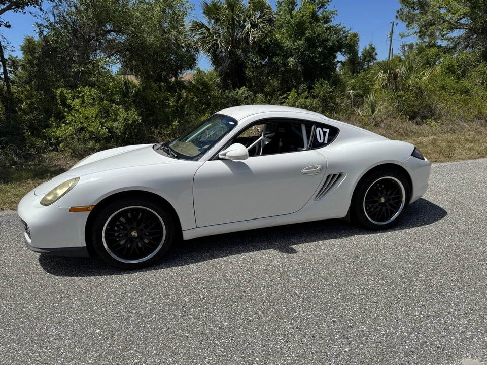 2011 Porsche 987 Cayman - Image 16 of 31