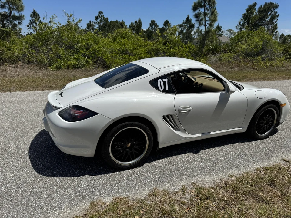 2011 Porsche 987 Cayman - Image 25 of 31