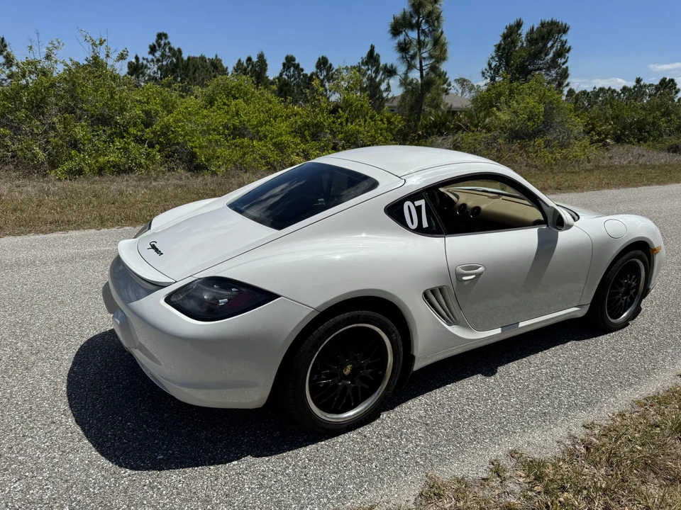 2011 Porsche 987 Cayman - Image 24 of 31