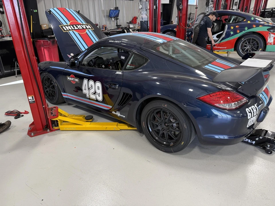 2011 Porsche 987 Cayman S - Image 13 of 31