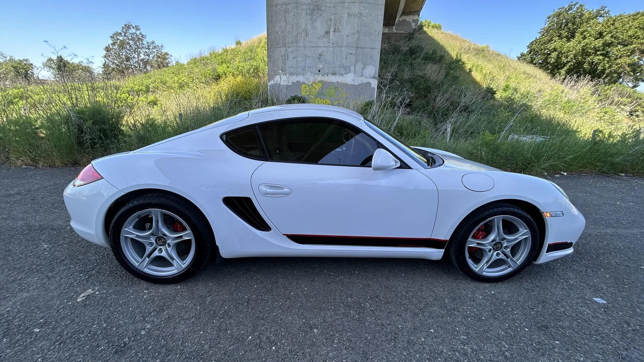 2011 Porsche 987 Cayman S - Image 23 of 31