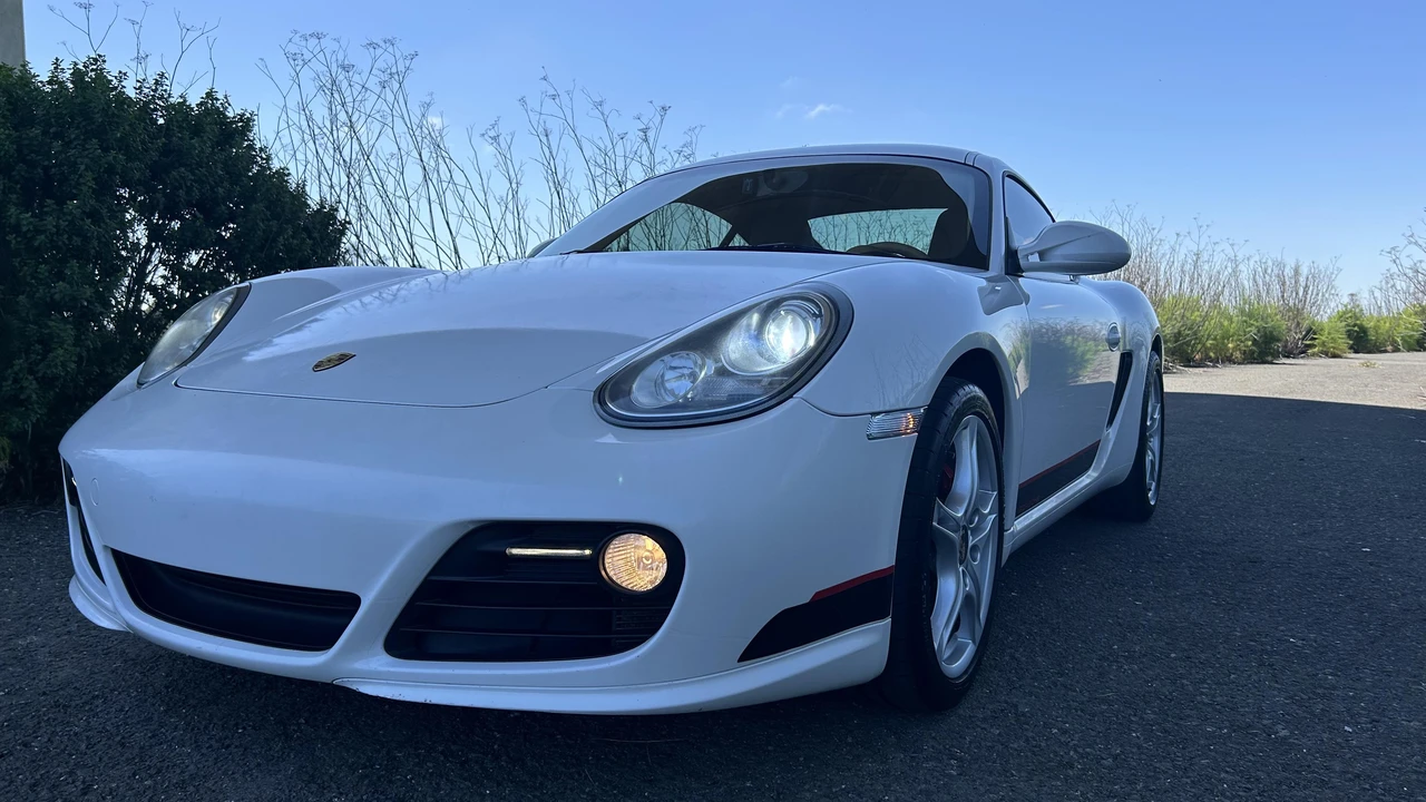 2011 Porsche 987 Cayman S - Image 8 of 31