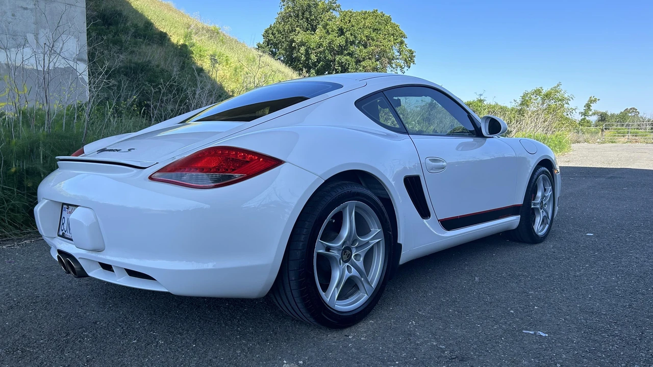 2011 Porsche 987 Cayman S - Image 21 of 31