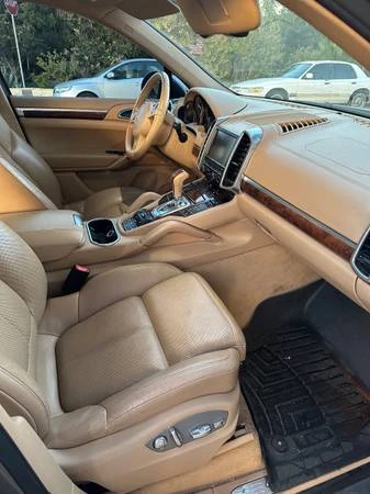 2011 Porsche 958 Cayenne S - Image 7 of 13