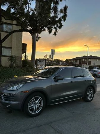 2011 Porsche 958 Cayenne S - Image 3 of 13