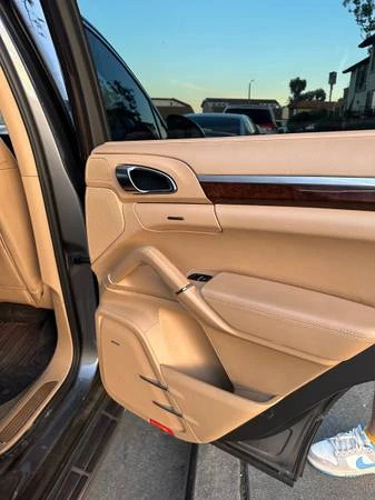 2011 Porsche 958 Cayenne S - Image 5 of 13