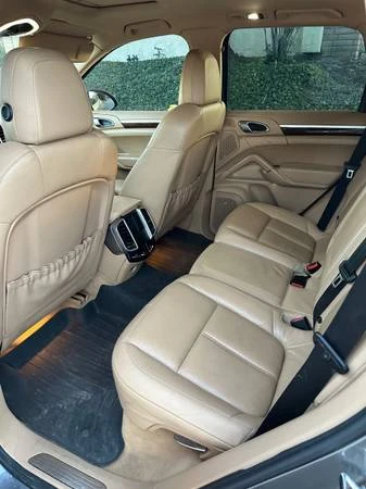 2011 Porsche 958 Cayenne S - Image 10 of 13