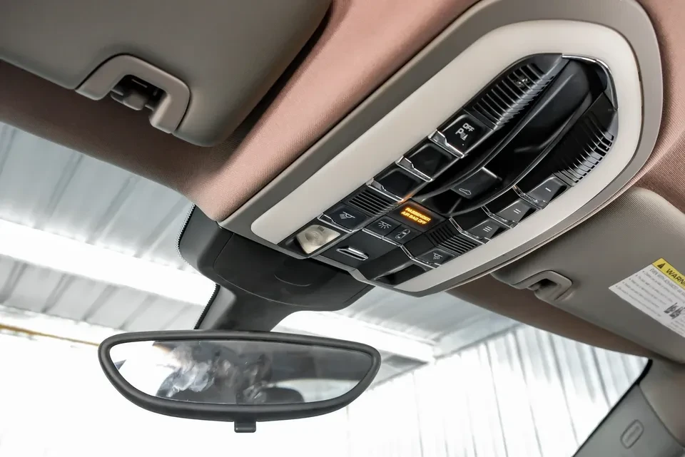 2011 Porsche 970 Panamera - Image 16 of 19