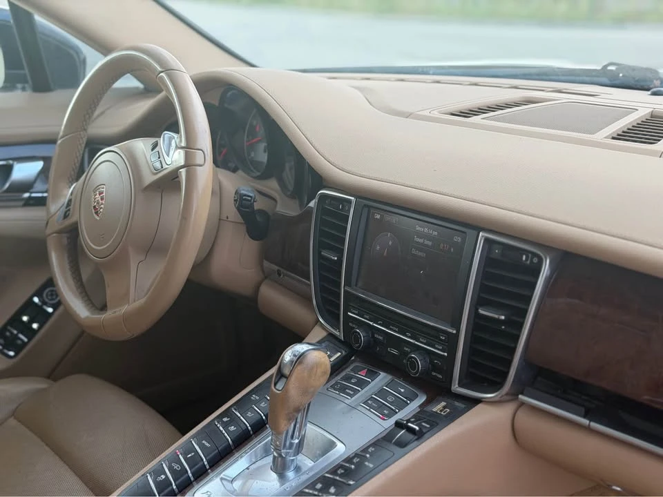 2011 Porsche 970 Panamera 4S - Image 7 of 8