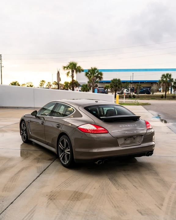 2011 Porsche 970 Panamera 4S - Image 10 of 31