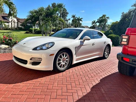 2011 Porsche Panamera SEADAN