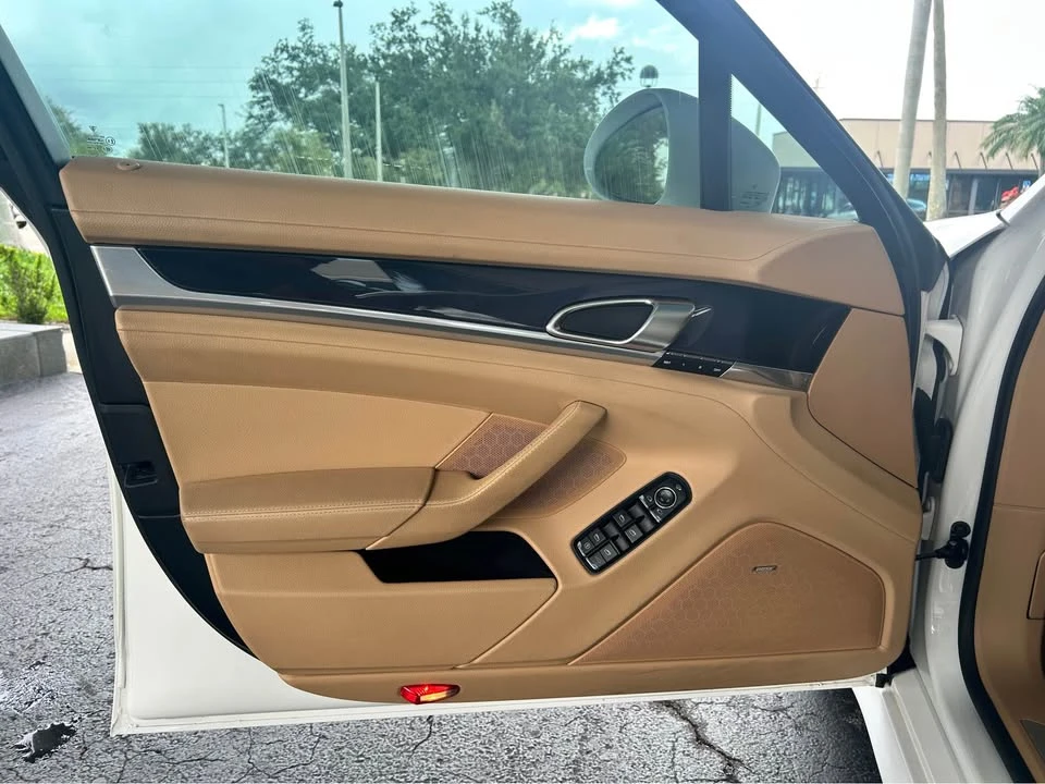 2011 Porsche 970 Panamera - Image 9 of 16