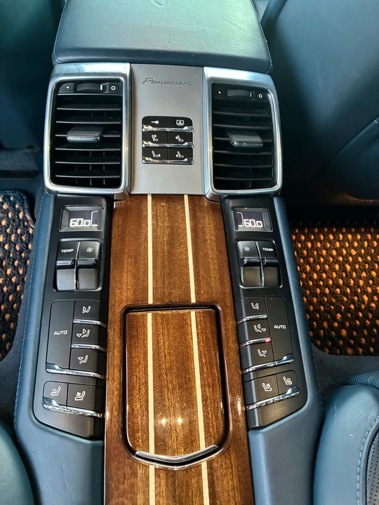2011 Porsche 970 Panamera Turbo - Image 11 of 12