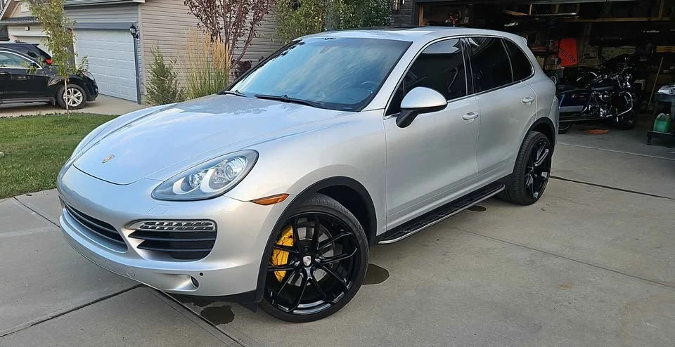 2011 Porsche 958 Cayenne - Image 2 of 14