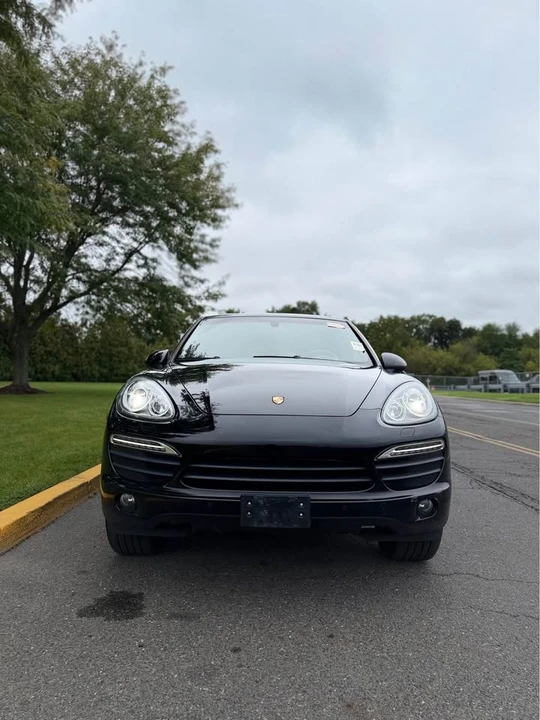 2011 Porsche 958 Cayenne S - Image 1 of 14