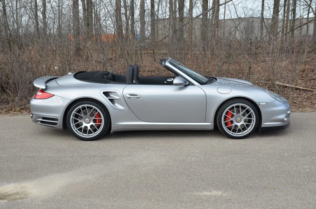 2011 Porsche 997 Turbo - Image 7 of 17