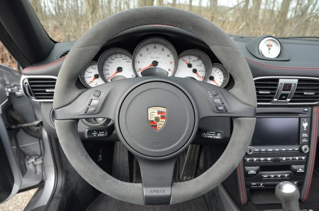 2011 Porsche 997 Turbo - Image 12 of 17