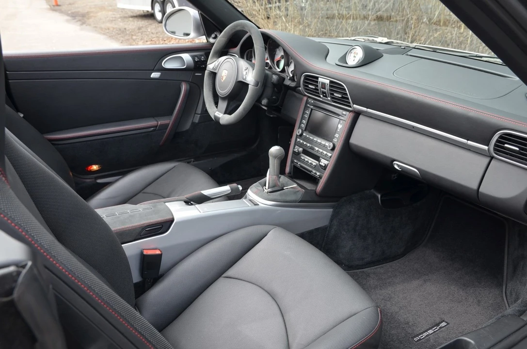 2011 Porsche 997 Turbo - Image 13 of 17