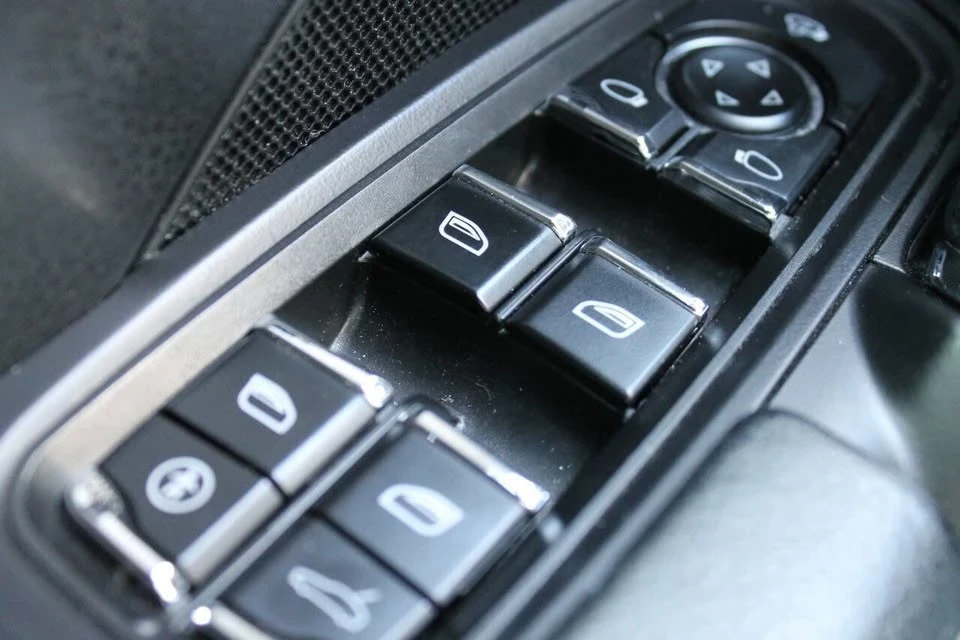 2011 Porsche 958 Cayenne - Image 10 of 20