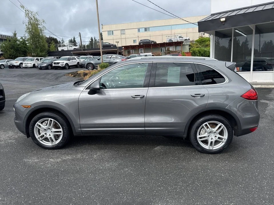 2011 Porsche 958 Cayenne - Image 2 of 14