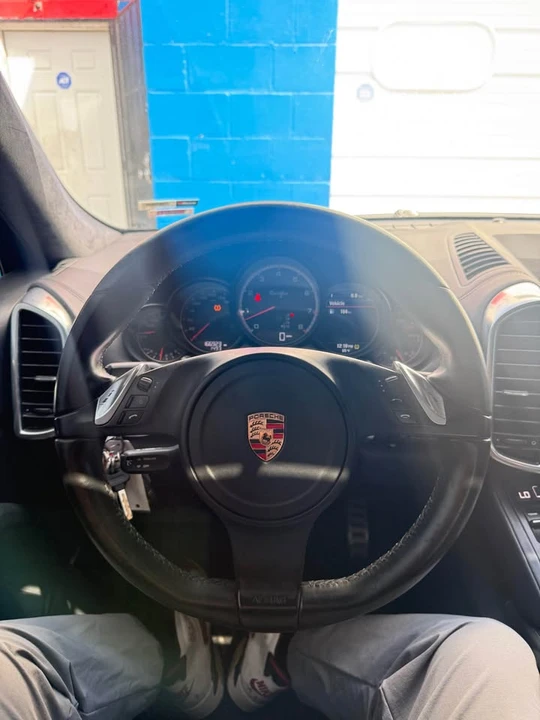 2011 Porsche 958 Cayenne - Image 13 of 18