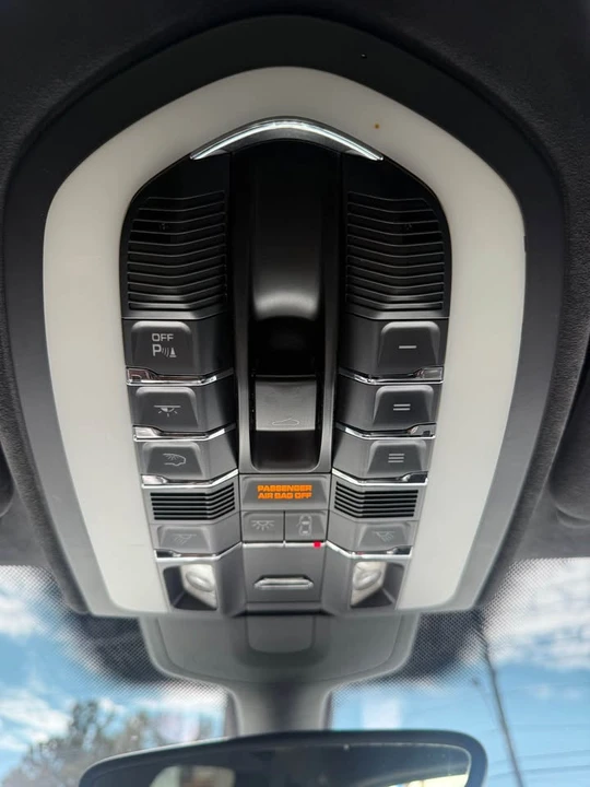 2011 Porsche 958 Cayenne - Image 17 of 18
