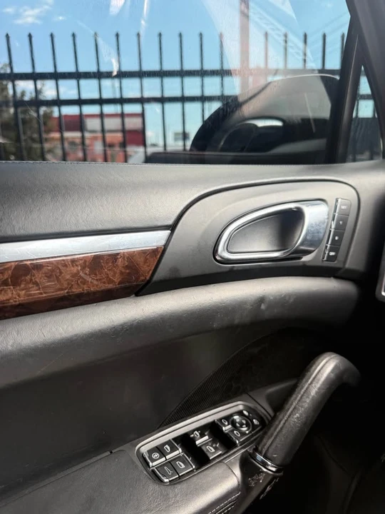 2011 Porsche 958 Cayenne - Image 16 of 18