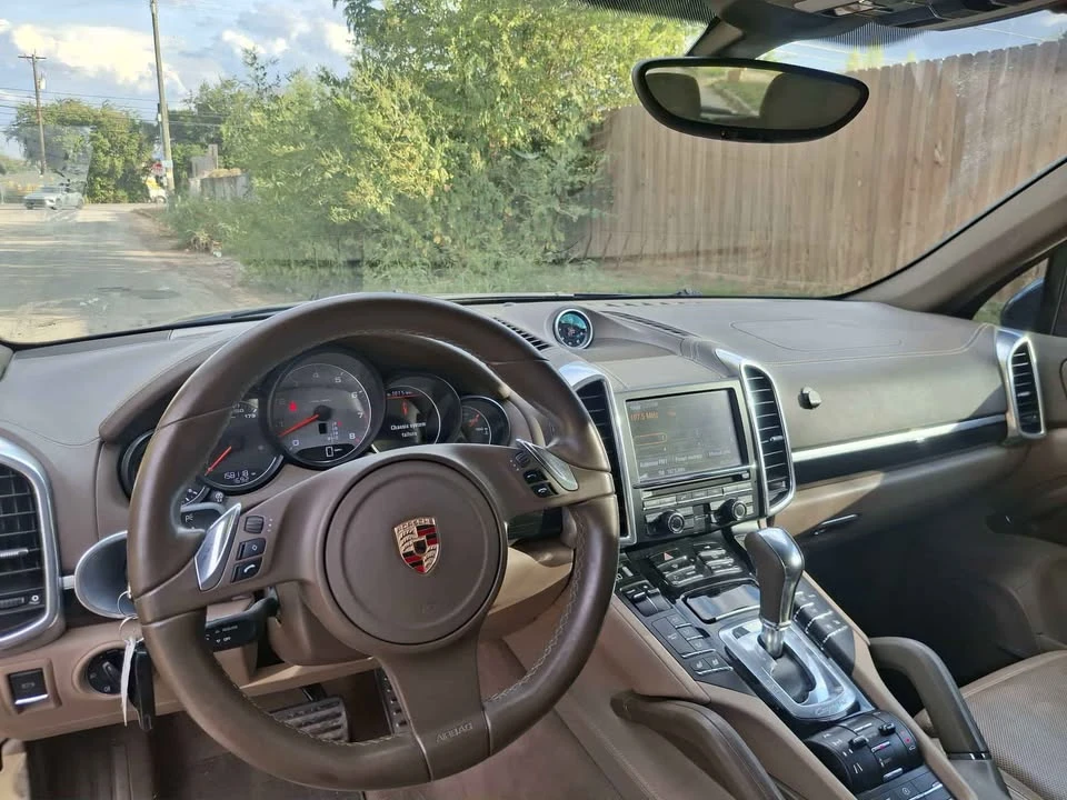 2011 Porsche 958 Cayenne - Image 8 of 12