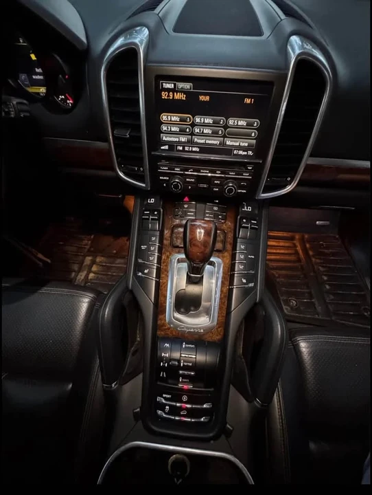 2011 Porsche 958 Cayenne - Image 6 of 10