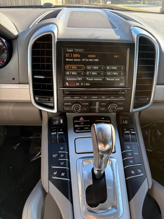 2011 Porsche 958 Cayenne - Image 15 of 17