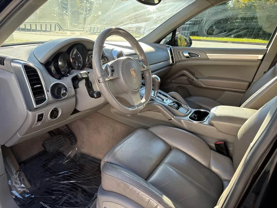 2011 Porsche 958 Cayenne - Image 12 of 17