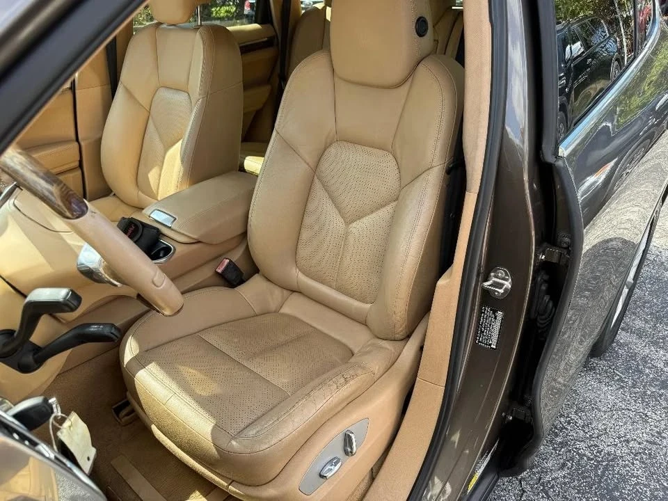 2011 Porsche 958 Cayenne - Image 8 of 20