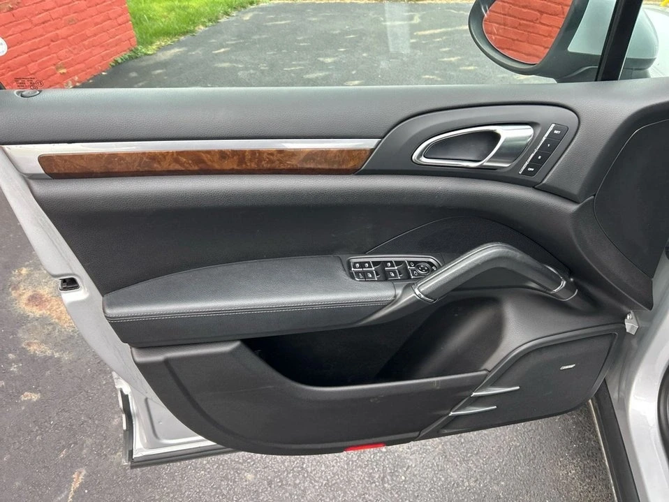 2011 Porsche 958 Cayenne - Image 12 of 20