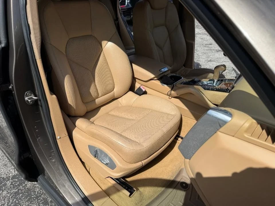 2011 Porsche 958 Cayenne - Image 14 of 20