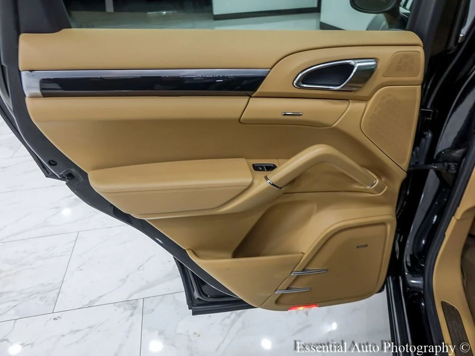 2011 Porsche 958 Cayenne - Image 13 of 17