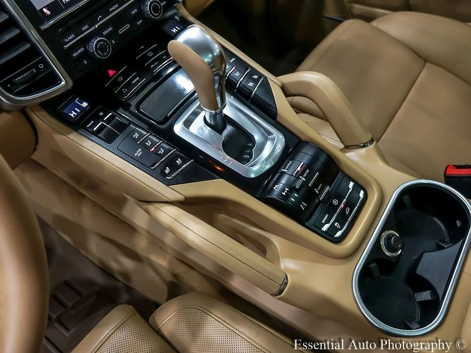 2011 Porsche 958 Cayenne - Image 11 of 17
