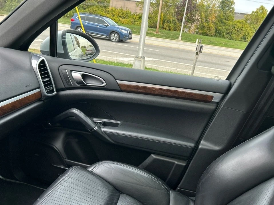 2011 Porsche 958 Cayenne - Image 18 of 20