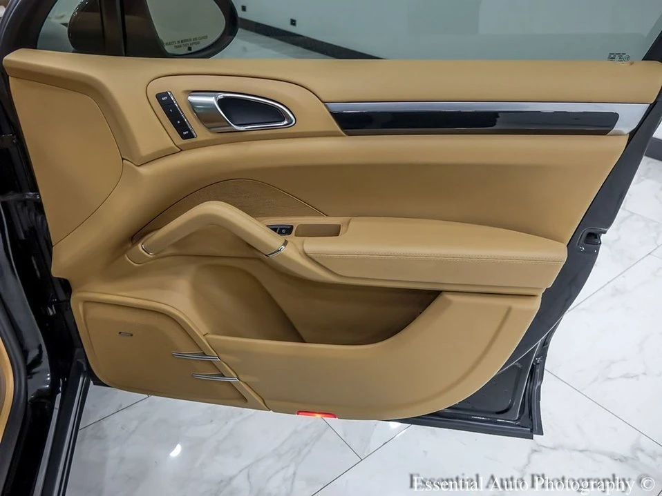 2011 Porsche 958 Cayenne - Image 14 of 18