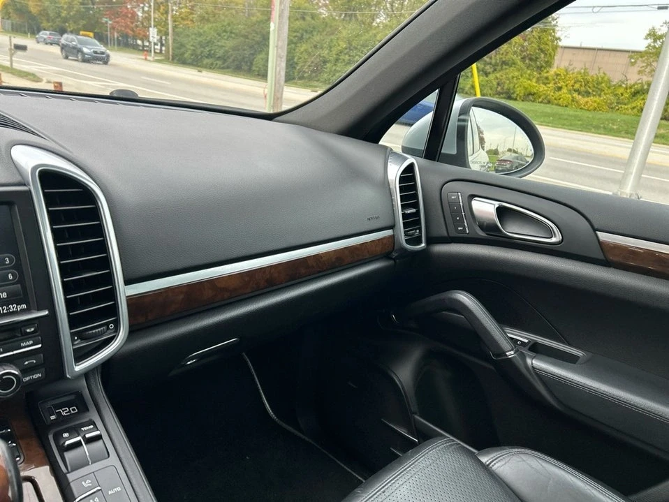 2011 Porsche 958 Cayenne - Image 17 of 20